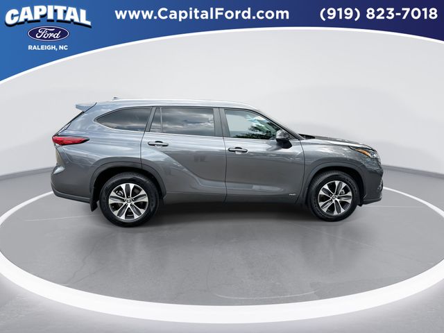 Used 2024 Gray Toyota XLE image 9