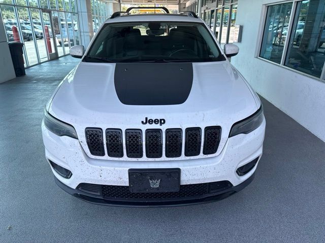 View vehicle photo 3