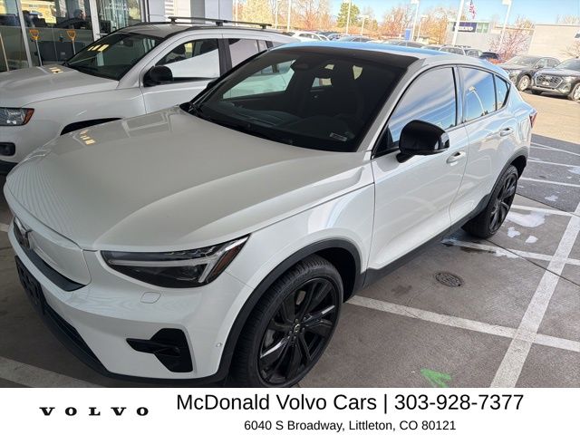 Crystal White Metallic 2023 Volvo C40 Recharge Twin Ultimate eAWD SUV / Crossover All-Wheel Drive 1-Speed Automatic