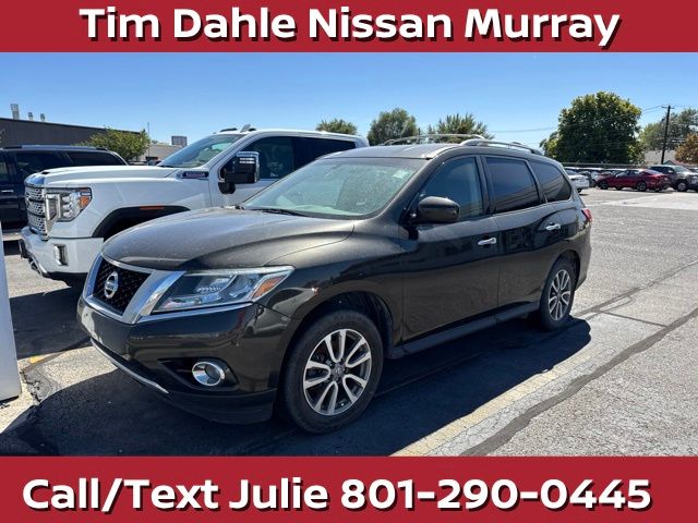  2015 Nissan Pathfinder SV 4WD   