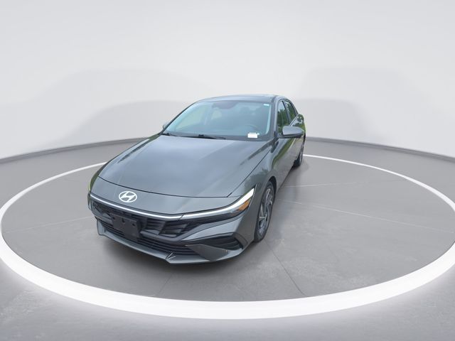 Used 2024 Amazon Gray Hyundai Limited image 3