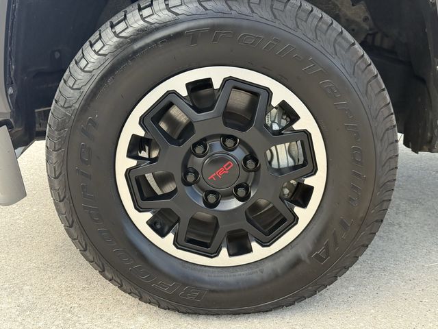 2024 Toyota Tacoma TRD Off-Road - 10