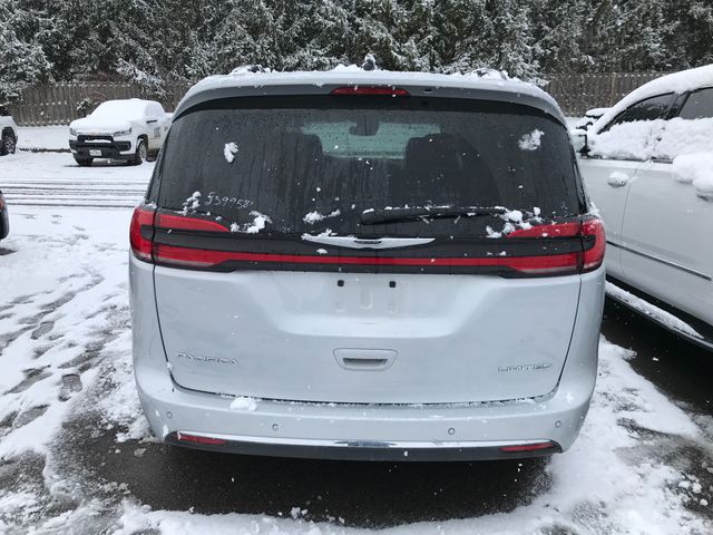 2023 Chrysler Pacifica Limited 10