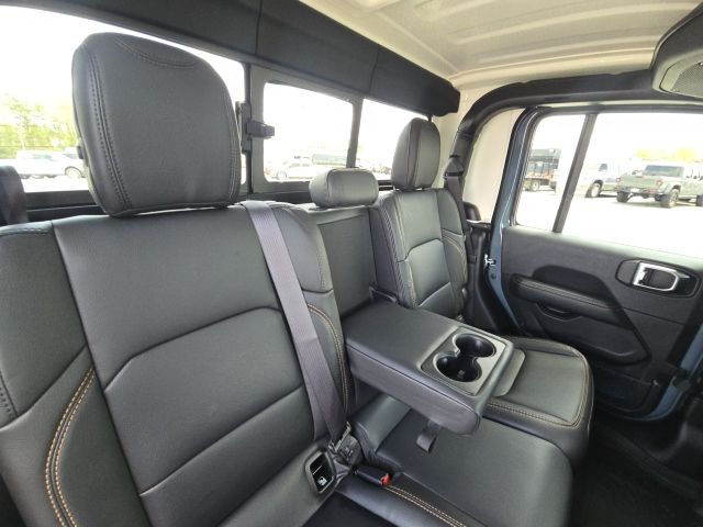 2025 Jeep Gladiator High Tide:168891A