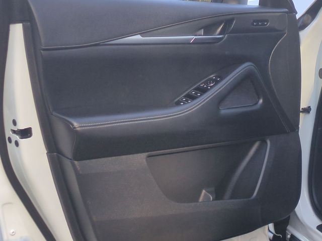 Used 2023 White INFINITI LUXE image 30