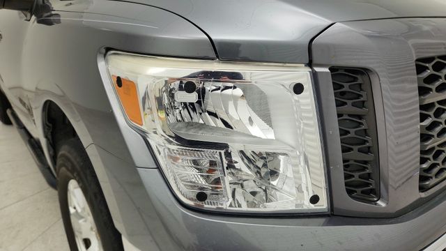 2019 Nissan Titan SV - 9