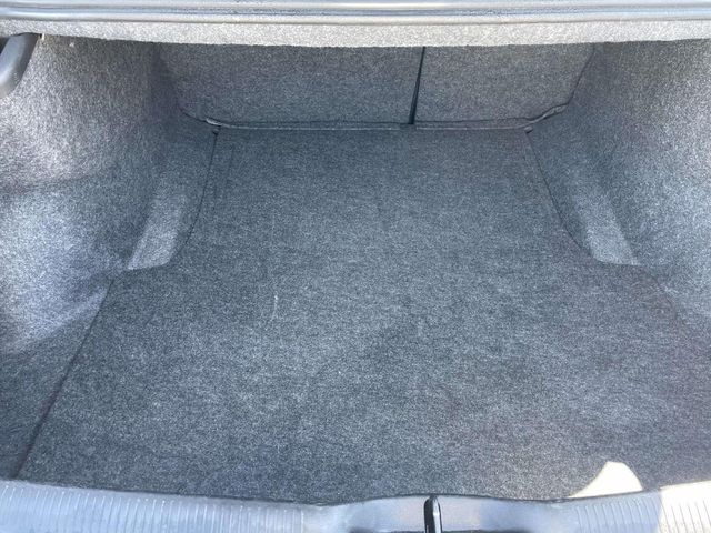 Used 2022 Silver Dodge SXT image 8