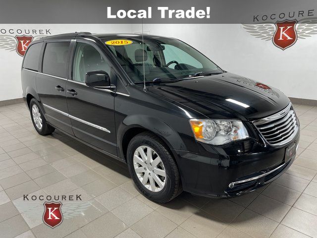 Brilliant Black Crystal Pearlcoat 2015 Chrysler Town & Country Minivan Front-Wheel Drive 6-Speed Automatic