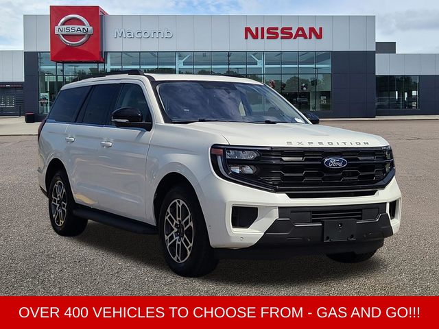 White Metallic 2025 Ford Expedition SUV / Crossover Four-Wheel Drive Automatic