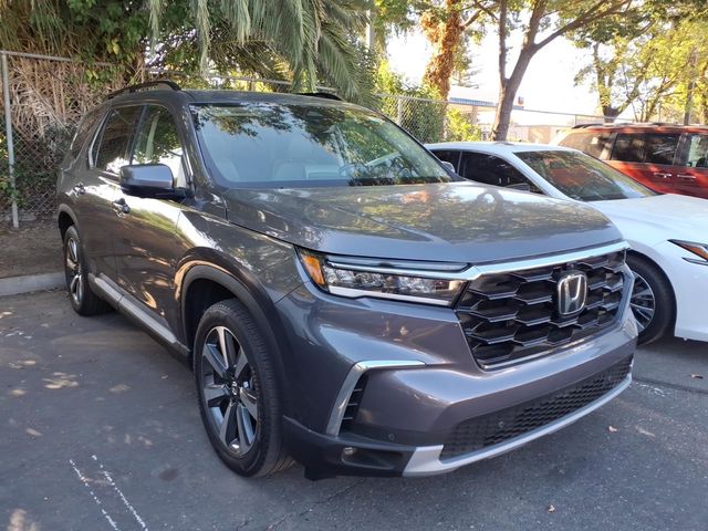 Used 2025 Honda Pilot SUV
