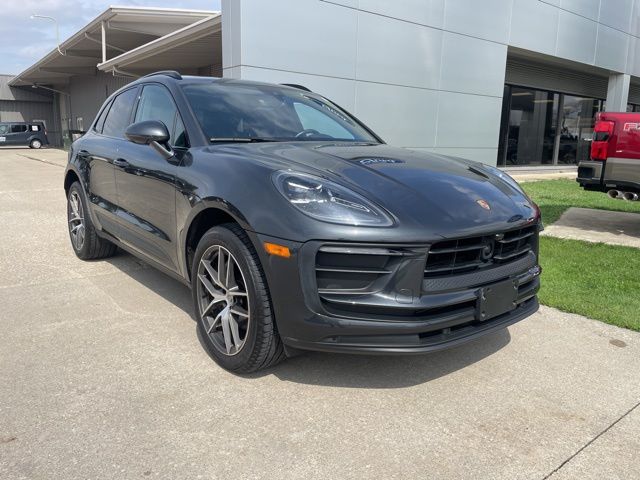 Gray (Volcano Grey Metallic) 2024 Porsche Macan AWD SUV / Crossover All-Wheel Drive 7-Speed Automatic