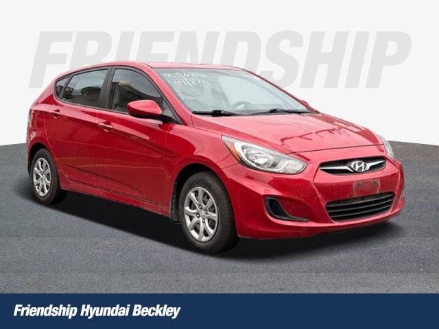 Boston Red Metallic 2013 Hyundai Accent GS 4-Door Hatchback FWD Hatchback Front-Wheel Drive 6-Speed Automatic Overdrive