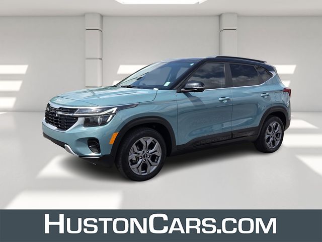 Pluton Blue/Black Roof 2024 Kia Seltos S FWD SUV / Crossover Front-Wheel Drive Continuously Variable Transmission