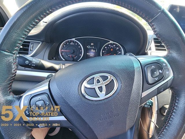 2017 Toyota Camry SE photo