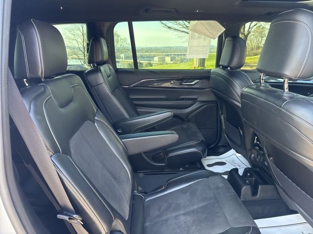 Used 2023 Silver Jeep Altitude image 12