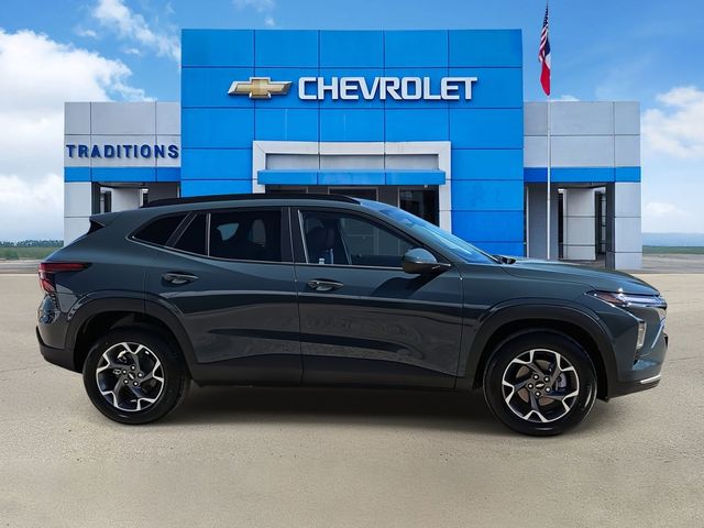 2026 Chevrolet Trax LT - 9