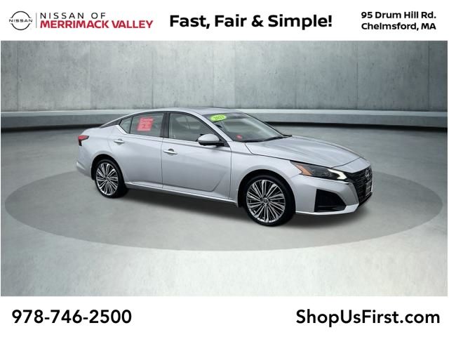 Brilliant Silver Metallic 2023 Nissan Altima Sedan All-Wheel Drive Continuously Variable Transmission