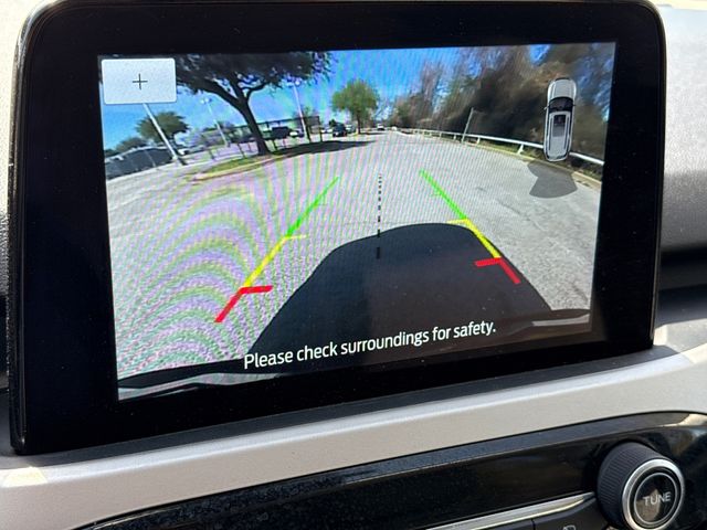 Used 2022 White Ford SE image 25