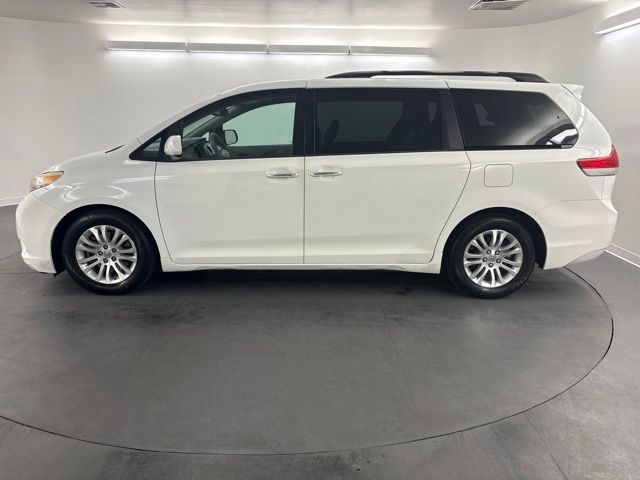 2012 Toyota Sienna XLE