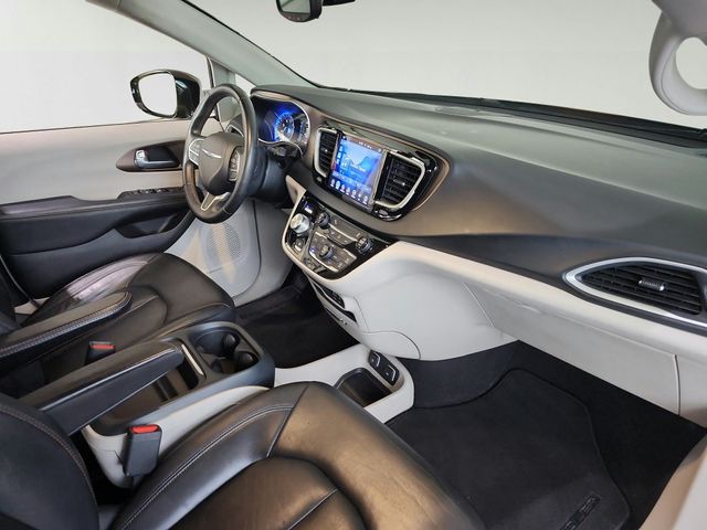 Used 2017 Chrysler Pacifica Van