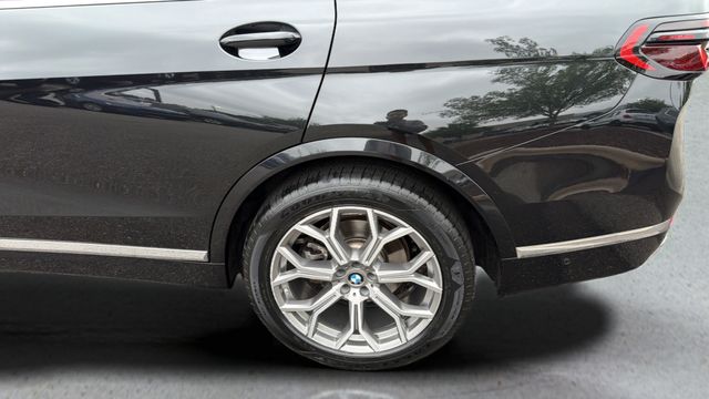 Used 2023 Black BMW xDrive40i image 43