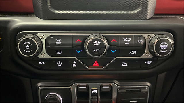 Used 2021 Bright White Clearcoat Jeep Rubicon image 18