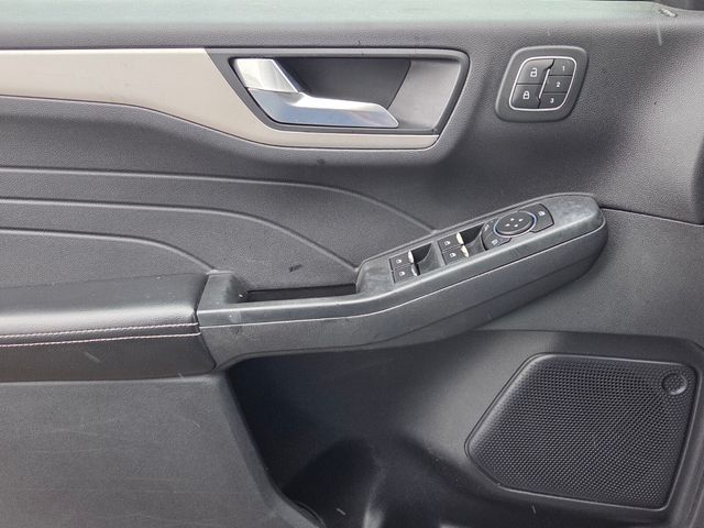 Used 2022 Silver Ford SEL image 26