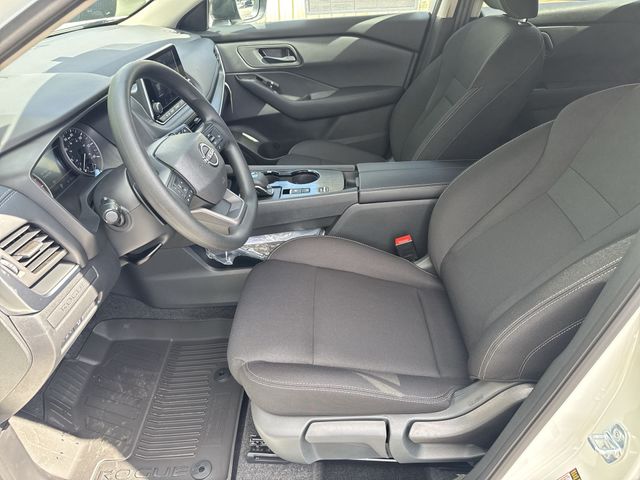 Used 2026 White/off-white Nissan S image 14