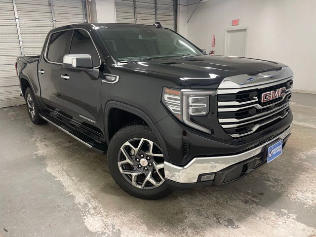 2025 GMC Sierra 4WD Crew Cab Short Box SLT's photo