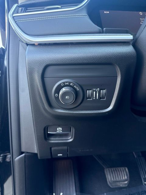 2023 Jeep Grand Cherokee Limited:45393C