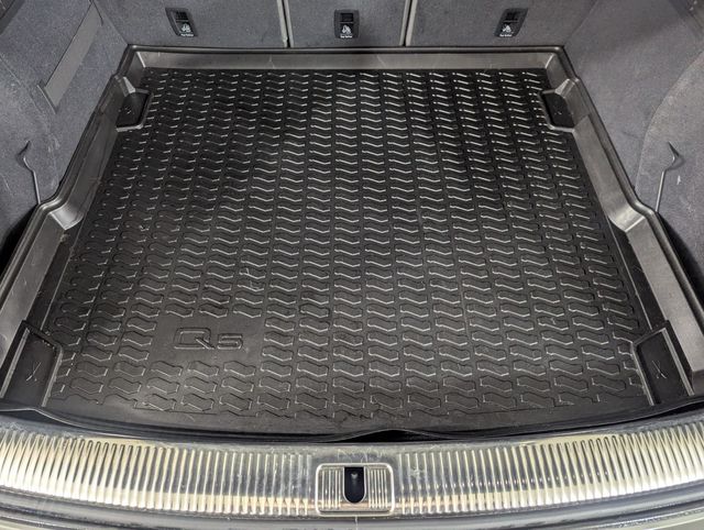 used 2023 Audi SQ5 Sportback car, priced at $50,781