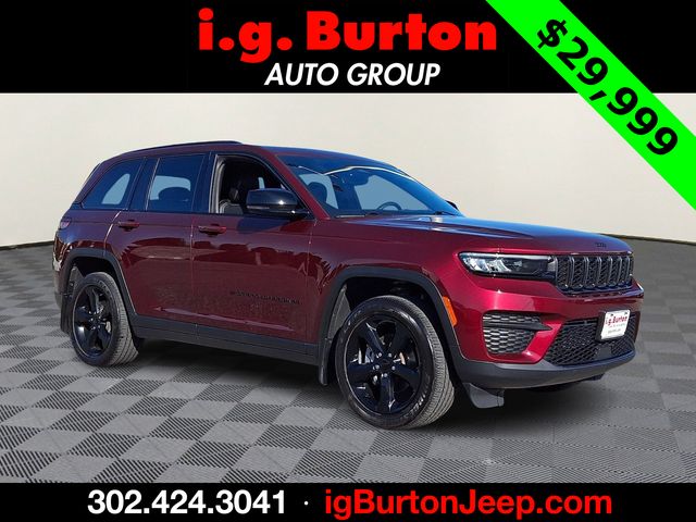 Velvet Red Pearlcoat 2023 Jeep Grand Cherokee Altitude 4WD SUV / Crossover Four-Wheel Drive 8-Speed Automatic