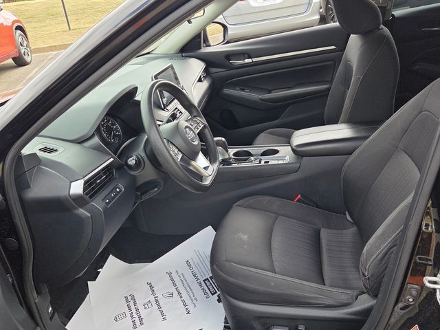 Used 2022 Black Nissan 2.5 SV image 5