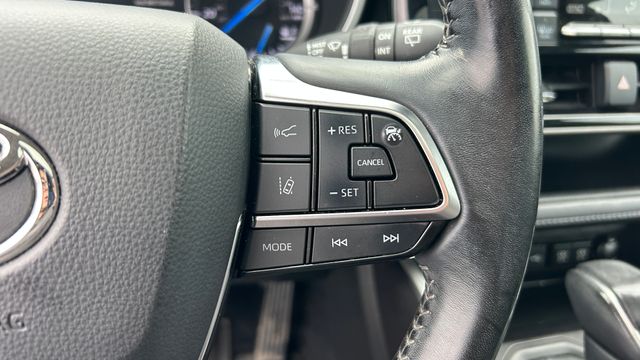Used 2021 Toyota Highlander Hybrid SUV