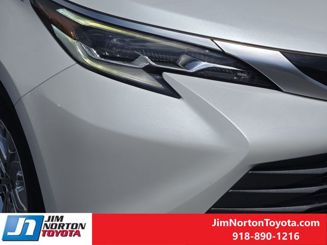 Used 2022 Toyota Sienna Van