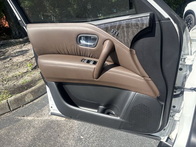 Used 2023 White Nissan Platinum image 29