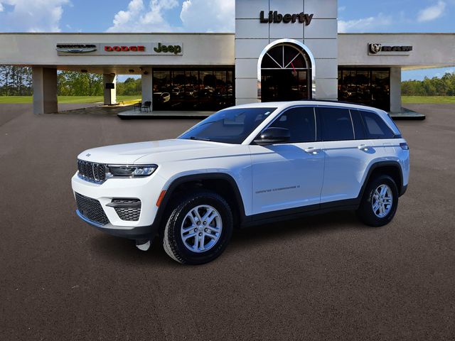 2024 Jeep Grand Cherokee Laredo 4x2