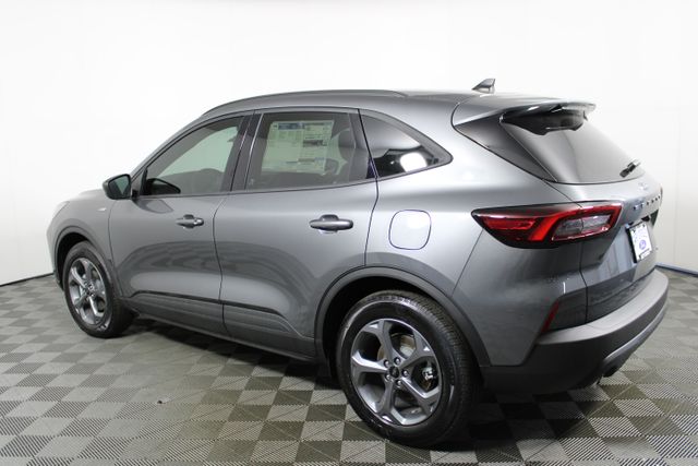 2025 Ford Escape ST-Line photo 4