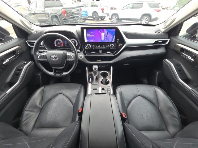 2023 Toyota Highlander Platinum:169299A
