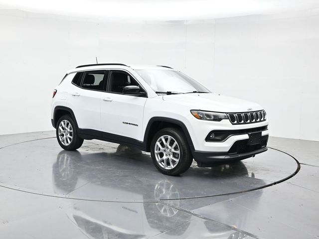 2023 Jeep Compass Latitude Lux