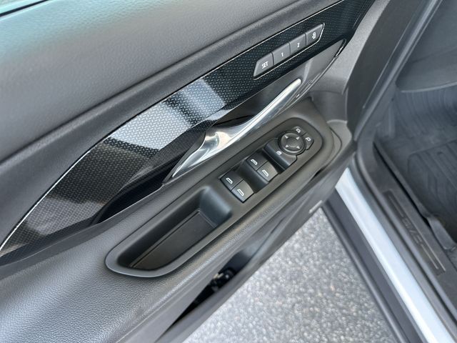 Used 2022 White GMC AT4 image 14