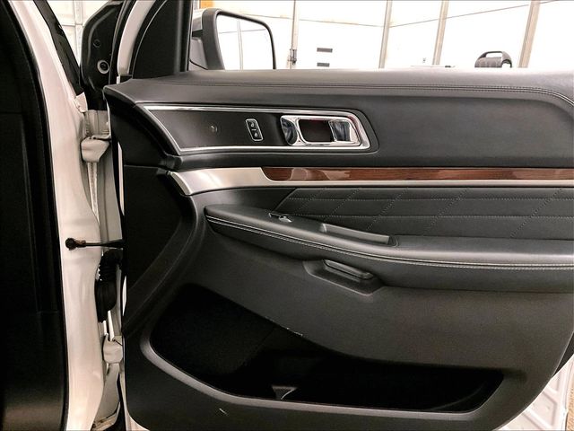 2017 Ford Explorer Platinum White at Bob Ruth Ford