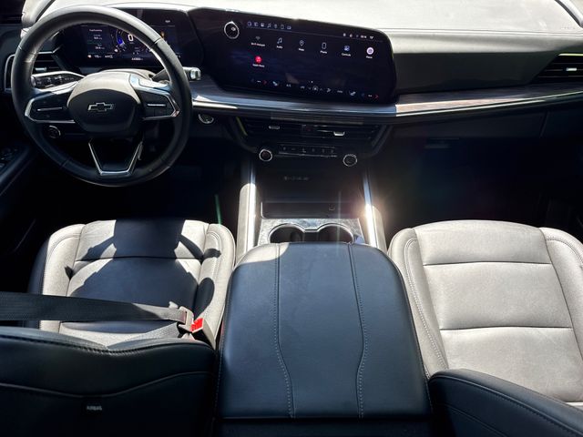 Used 2025 Gray Chevrolet Z71 image 12