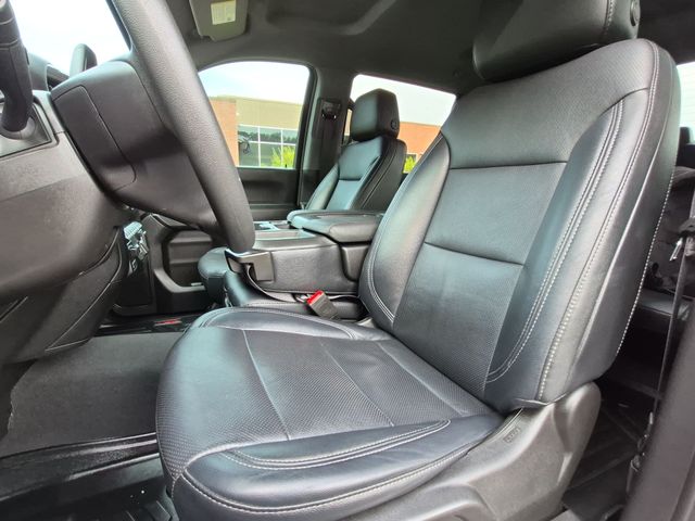 Used 2024 White Chevrolet Custom image 27