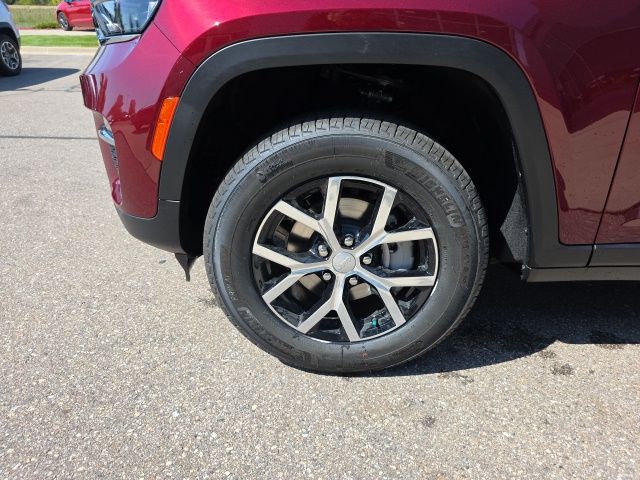 2025 Jeep Grand Cherokee Limited - Velvet Red Pearlcoat exterior view 12