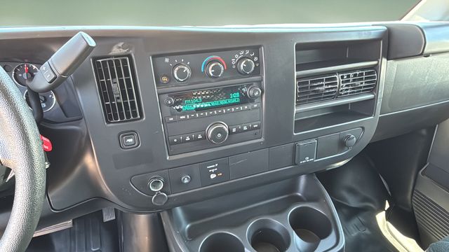 Used 2025 White GMC Work Van image 28