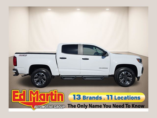 Summit White 2022 Chevrolet Colorado Pickup Truck Four-Wheel Drive 8-Speed Automatic