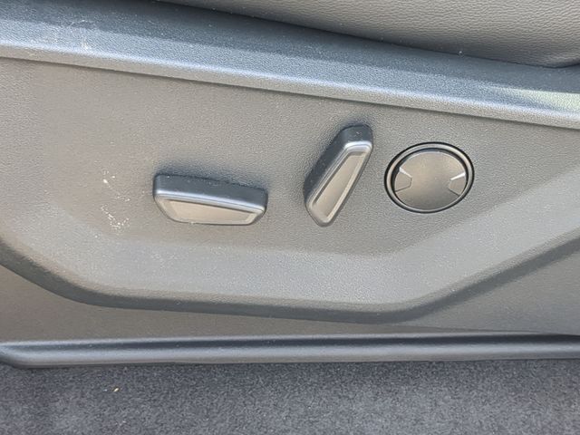 New 2026 Oxford White Ford Lariat® image 18