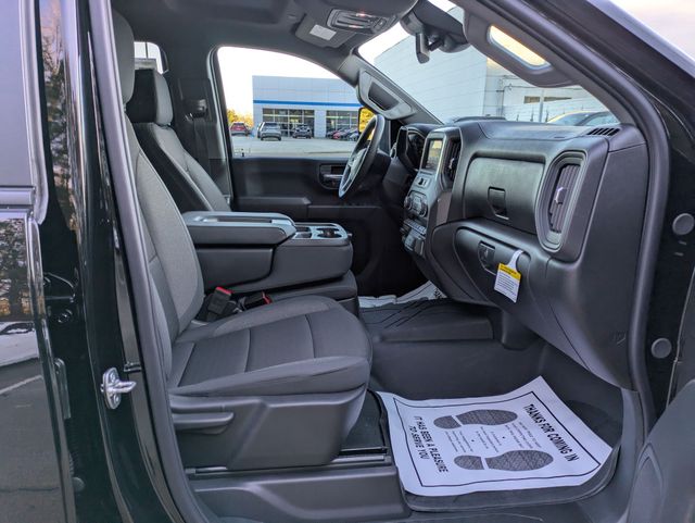 2025 Chevrolet Silverado 2500HD Custom photo