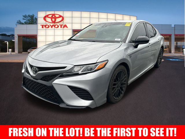 2019 Toyota Camry SE 3